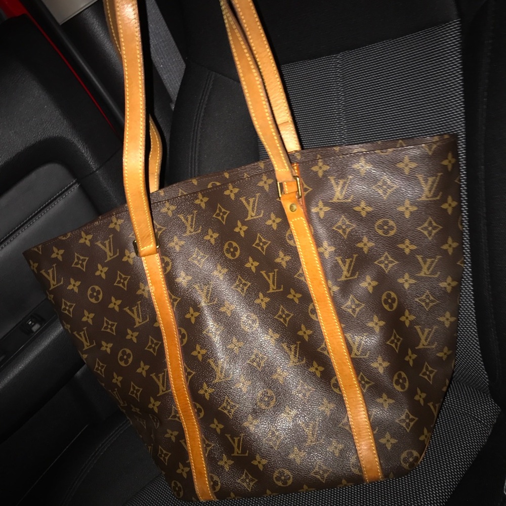 Authentic Louis Vuitton Sac Shopper Tote
